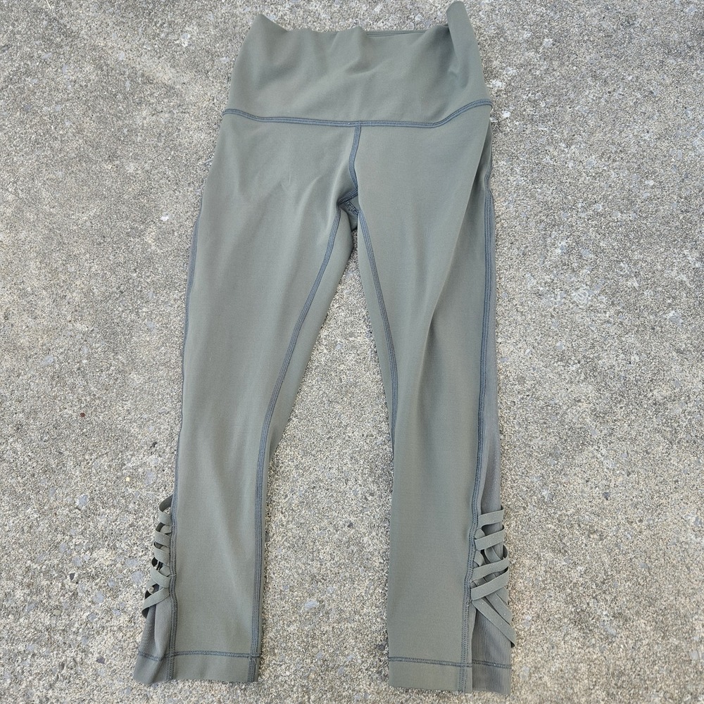 Lululemon Crop Leggings Criss Cross Pure Practice Pant High Waist Size 6 Green